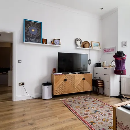 Guestready - Charming Retreat In West Green London Room photo