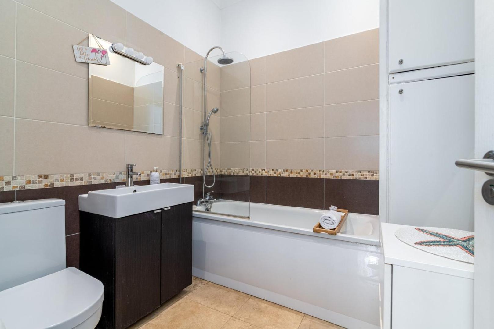 Апартаменты Guestready - Charming Retreat In West